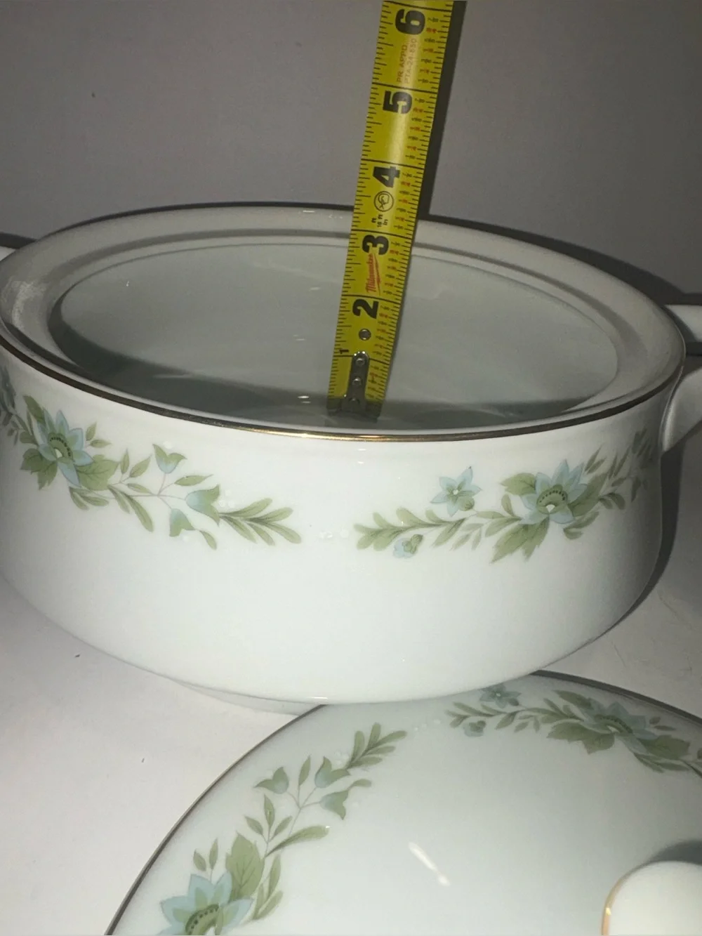 Vintage Creative Manor Covered Dish